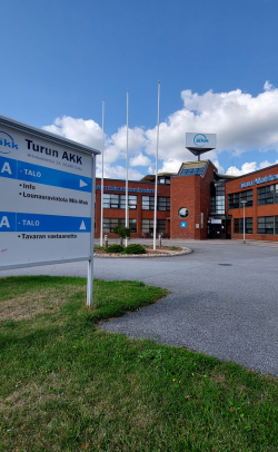 Turun AKK:n A-talon sisäänkäynti.