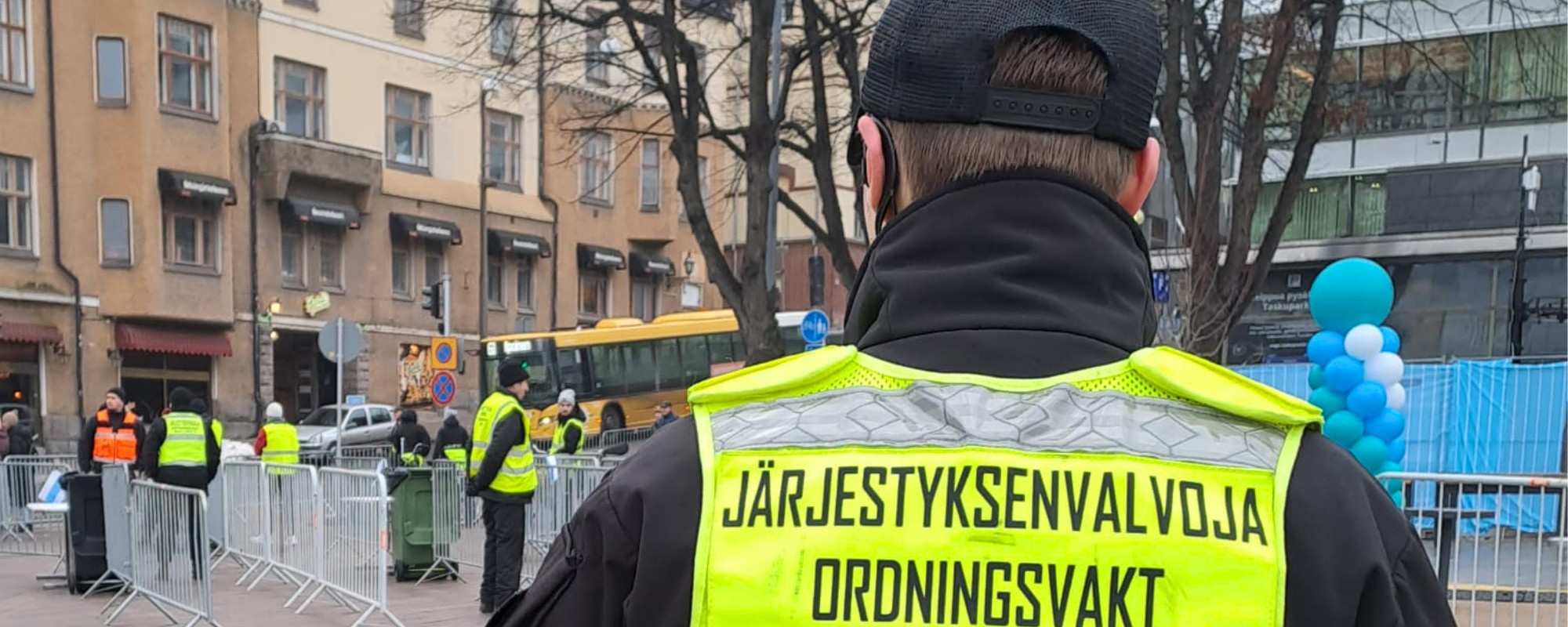 Järjestyksenvalvoja työtehtävissä