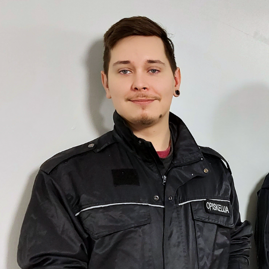 Turvallisuusalan opiskelija